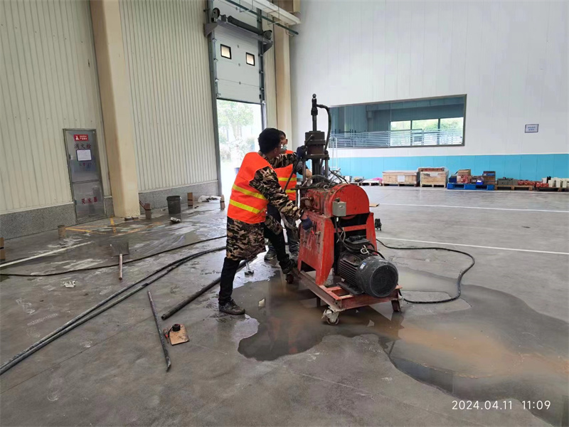 旅顺口厂房地面下沉塌陷注浆加固施工